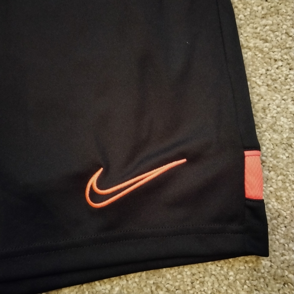 NWT Sz XL Nike Dri-Fit Standard Fit Black Athletic Shorts - Picture 5 of 10